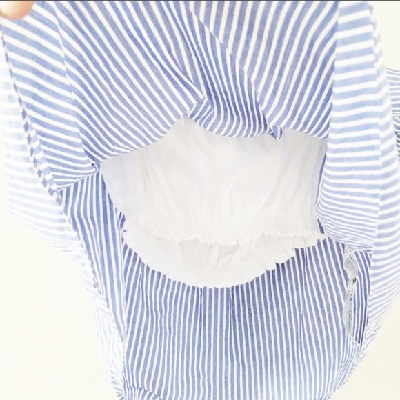 Zara Striped Blue White Off the Shoulder Crop Top Flutter Sleeve Size Small - Picture 3 of 7
